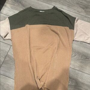New without tags Green and Tan top